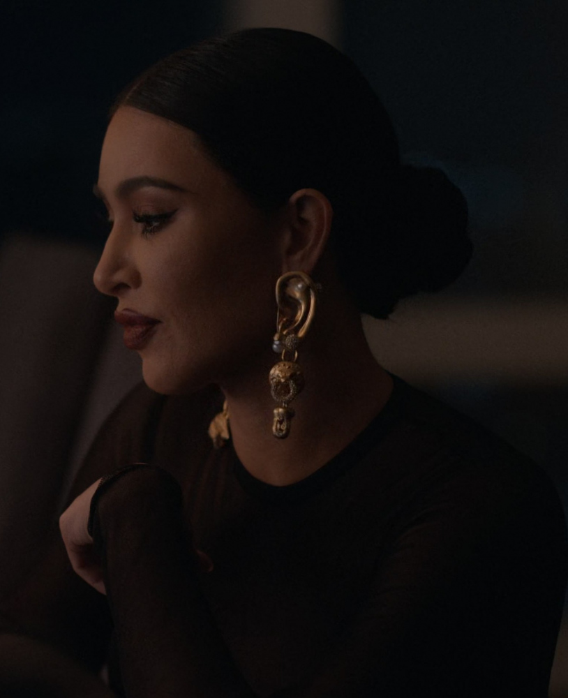 gold drop earrings - Kim Kardashian (Siobhan Corbyn) - American Horror Story TV Show