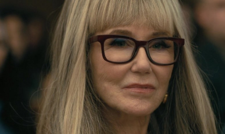 #1445 Wardrobe Item – The Fall of the House of Usher Season 1 Episode 1 (Timecode – H00M24S04)