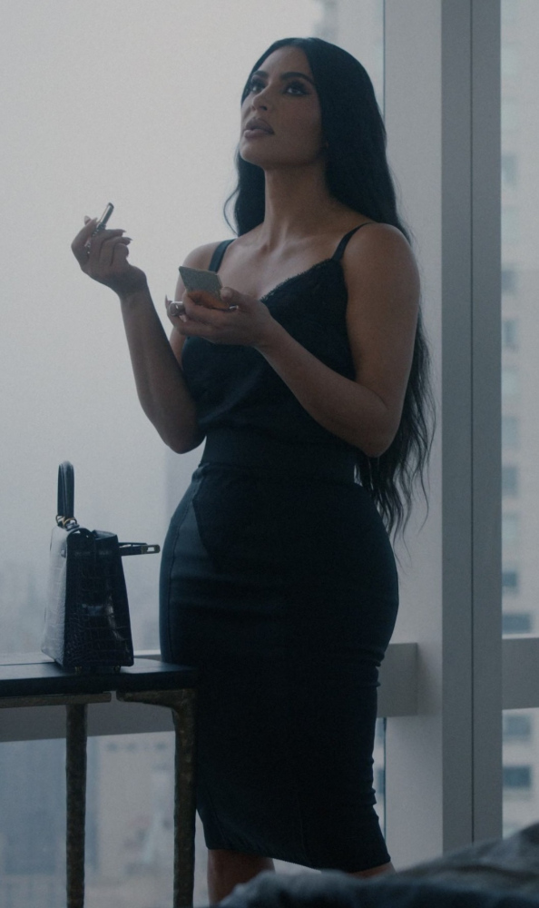 black midi pencil skirt - Kim Kardashian (Siobhan Corbyn) - American Horror Story TV Show