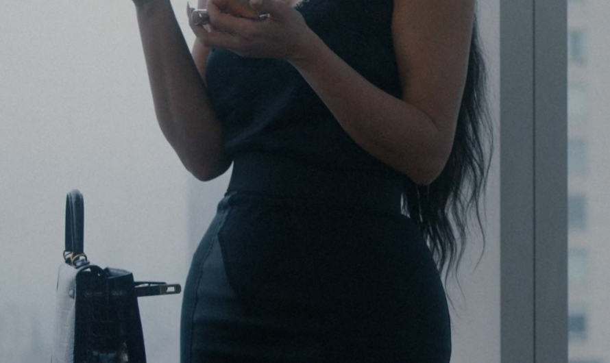 Black Midi Pencil Skirt of Kim Kardashian as Siobhan Corbyn