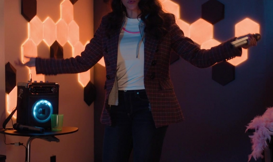Plaid Double-Breasted Long-Sleeve Blazer with Notched Lapels Worn by Gabrielle Walsh as Lacey Quinn