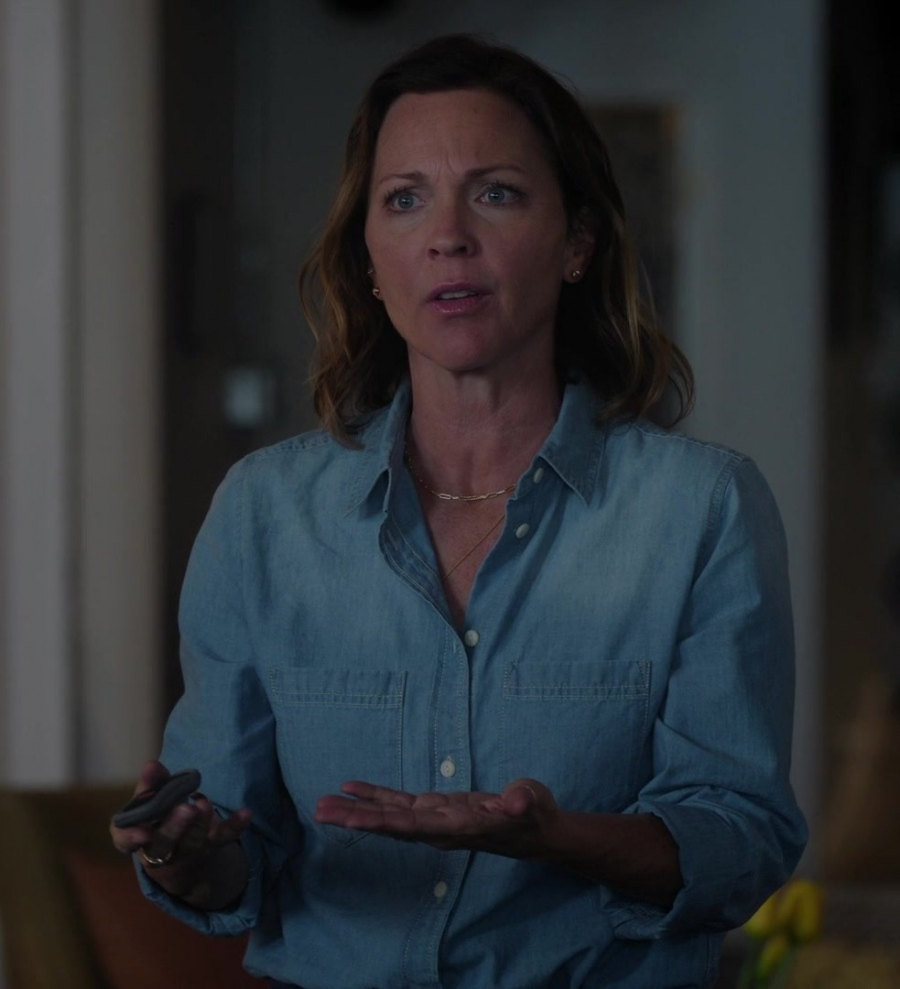 chambray relaxed button down shirt - Kelli Williams (Margaret Reed) - Found TV Show