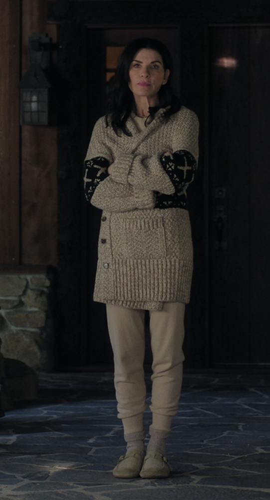 Long Knit Cardigan of Julianna Margulies as Laura Peterson