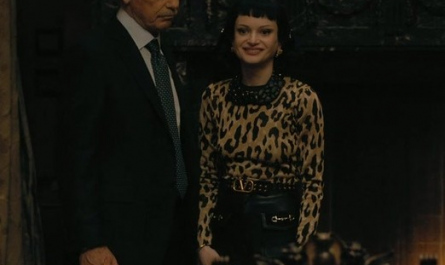 #2127 Wardrobe Item – The Fall of the House of Usher Season 1 Episode 1 (Timecode – H00M35S26)