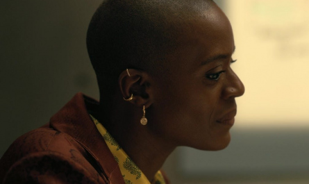 #2133 Wardrobe Item – The Fall of the House of Usher Season 1 Episode 5 (Timecode – H00M35S32)