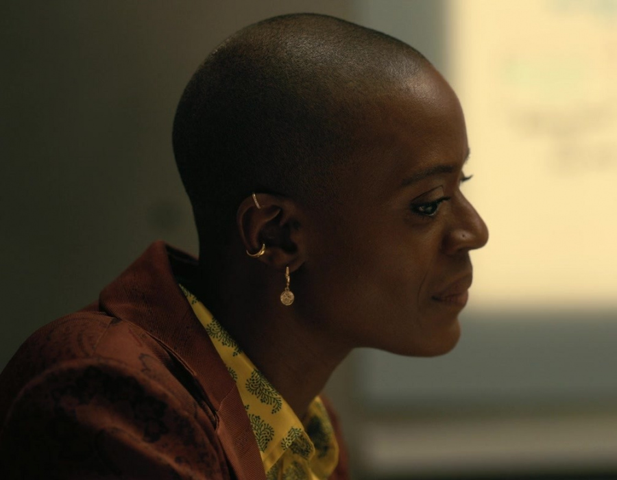 gold hoop dangling pendant earrings - T'Nia Miller (Victorine LaFourcade) - The Fall of the House of Usher TV Show