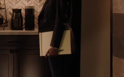 #232 Wardrobe Item – Found Season 1 Episode 3 (Timecode – H00M03S51)