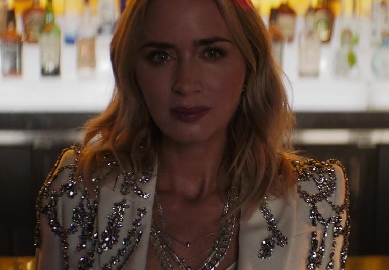 Layered Silver Chain Necklace of Emily Blunt as Liza Drake