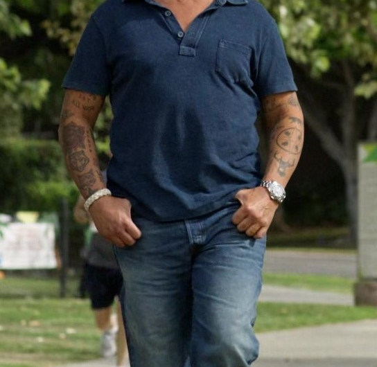 Blue Short Sleeve Shirt Worn by Titus Welliver as Hieronymus “Harry” Bosch