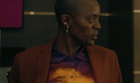 #422 Wardrobe Item – The Fall of the House of Usher Season 1 Episode 4 (Timecode – H00M07S01)
