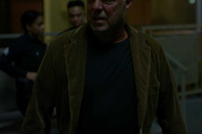 #454 Wardrobe Item – Bosch – Legacy Season 2 Episode 1 (Timecode – H00M07S33)