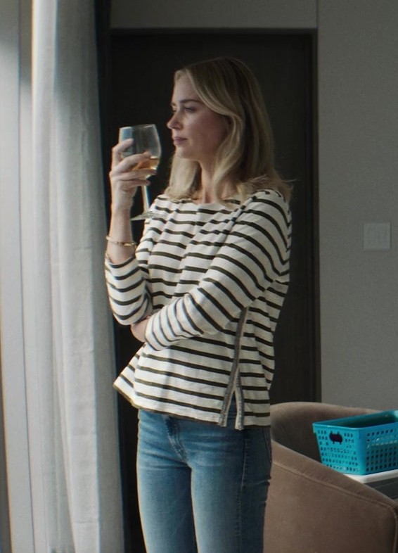 striped long sleeve top - Emily Blunt (Liza Drake) - Pain Hustlers (2023) Movie