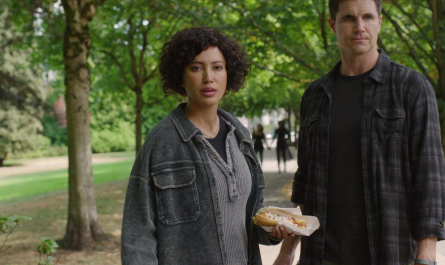 #555 Wardrobe Item – Upload Season 3 Episode 1 (Timecode – H00M09S14)