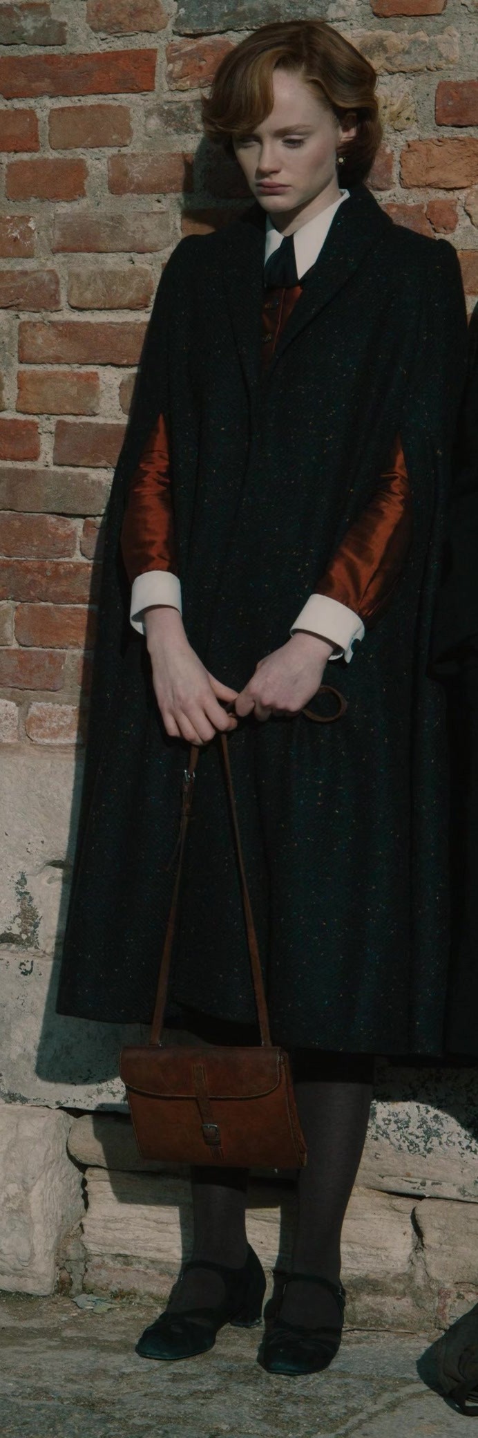 Worn on A Haunting in Venice (2023) Movie - Vintage Brown Leather Crossbody Bag of Emma Laird as Desdemona Holland