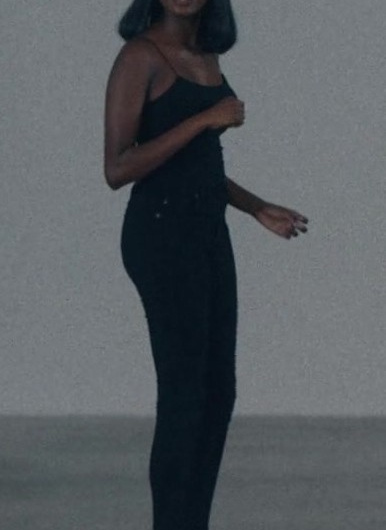 Pointed-Toe Stiletto Heels of Laura Kariuki as Vivian Lee Finch