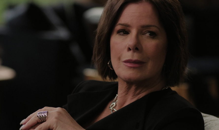 Multi Band Ring of Marcia Gay Harden as Maggie Brener
