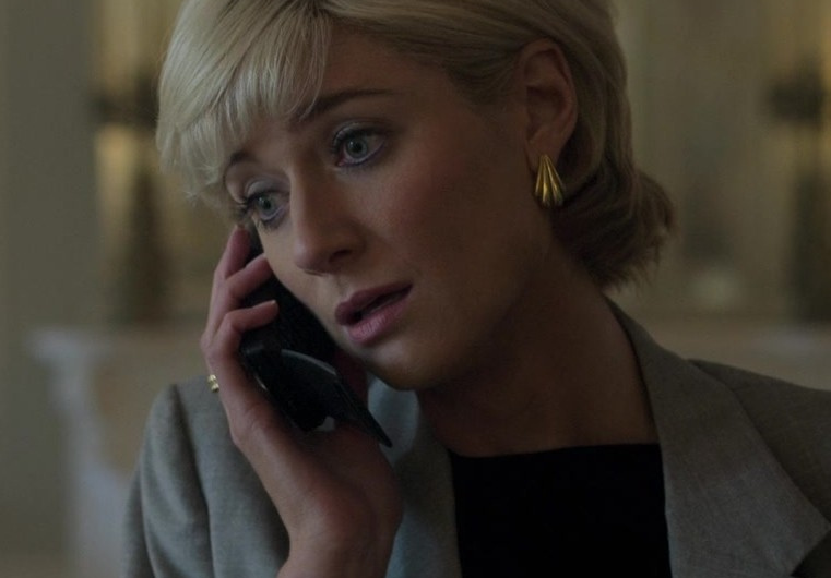 Gold Leaf-Shaped Drop Earrings of Elizabeth Debicki as Princess Diana