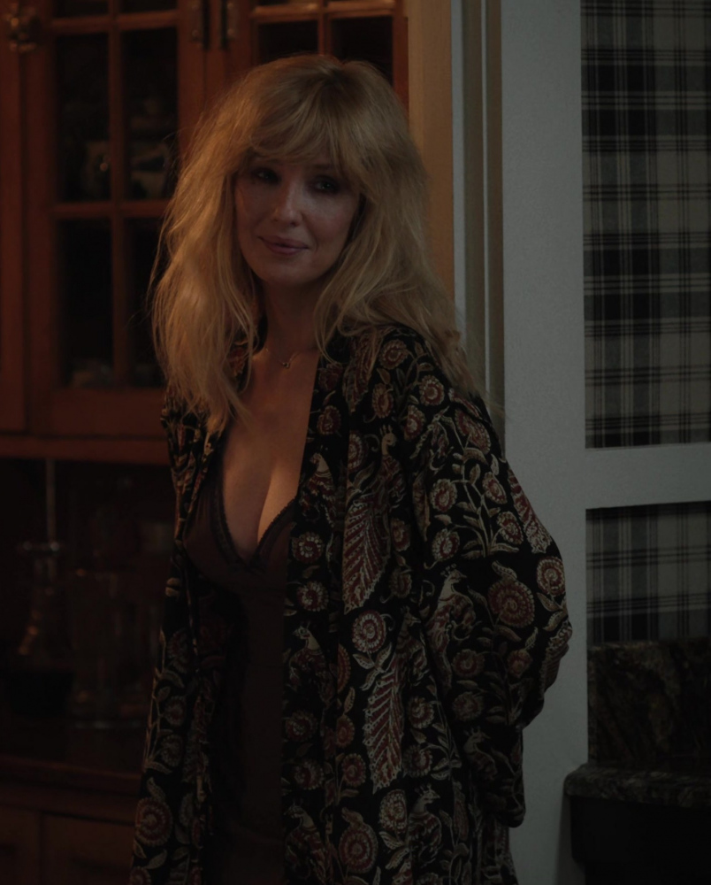 bohemian paisley-patterned flowing robe - Kelly Reilly (Bethany "Beth" Dutton) - Yellowstone TV Show