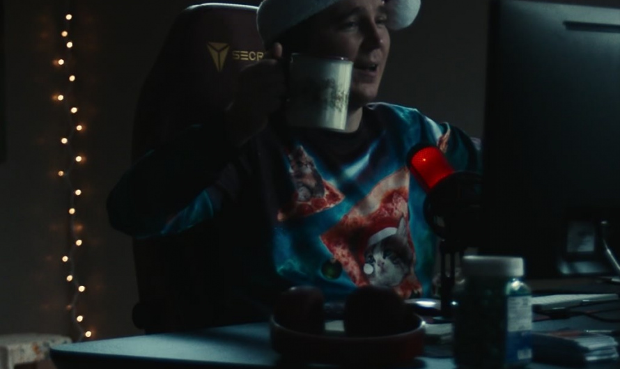 Pizza Cat Tie Dye Sweatshirt Worn by Paul Dano as Keith Gill