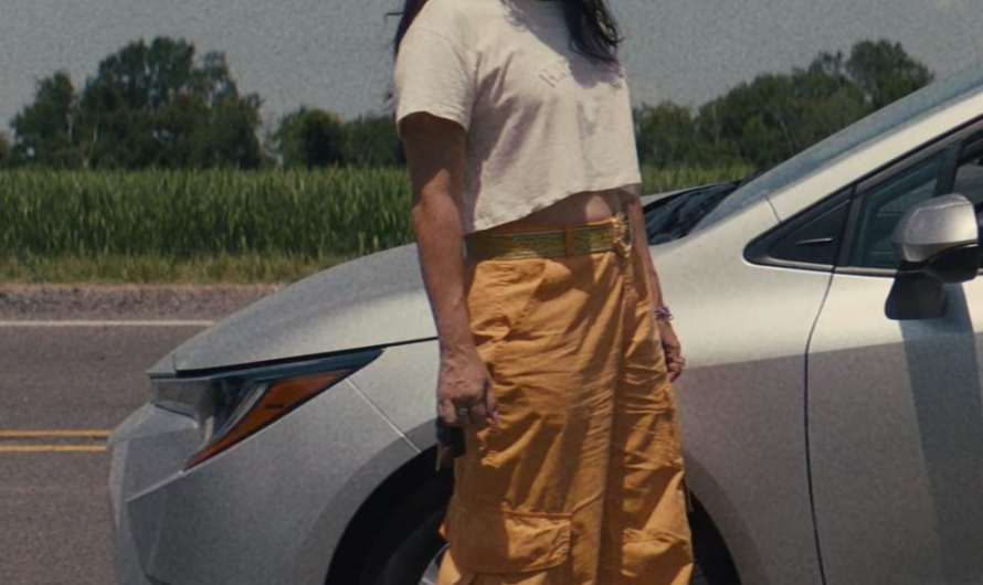 Orange High Rise Cargo Pants of Sandra Oh as Jenny Yum
