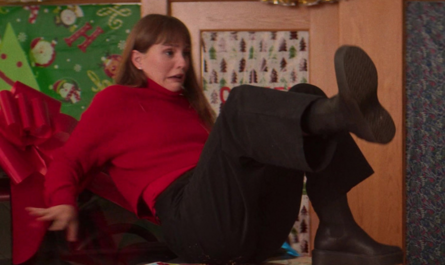 Black Boyfriend Jeans Worn by Leighton Meester as Ali Moyer