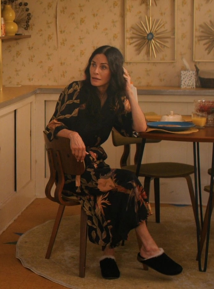 Floral Print Kimono Style Robe Worn by Courteney Cox as Patricia "Pat" Phelps from Shining Vale TV Show