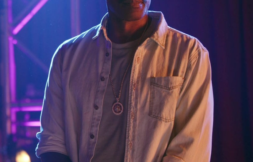 Light Wash Denim Button-Up Shirt with Chest Pocket Detail Worn by Wesley Snipes as Luther “Mr. Big”