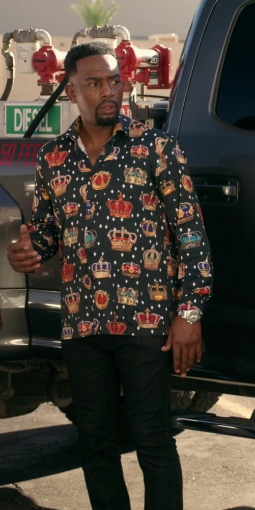 Crown Print Button Down Long Sleeve Shirt Worn by Bill Bellamy as Tyriq from Back on the Strip (2023) Movie