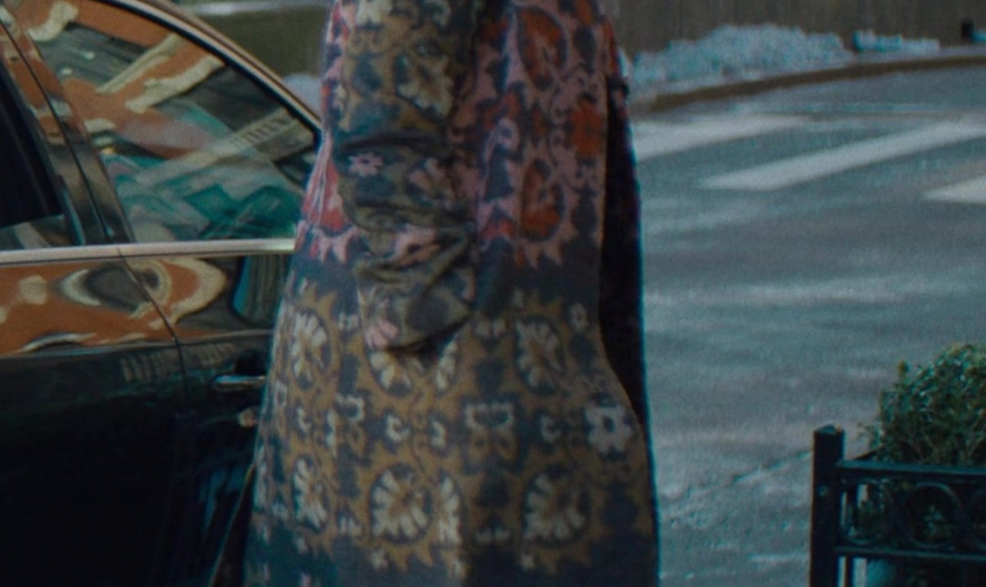 Floral Tapestry Wool Coat of Denée Benton as Julie