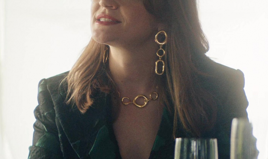 Geometric Gold-Tone Link Drop Earrings Worn by Colby Minifie as Ashley Barrett