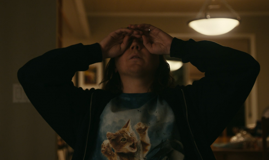 Paws Up Cat T-Shirt of Paul Dano as Keith Gill