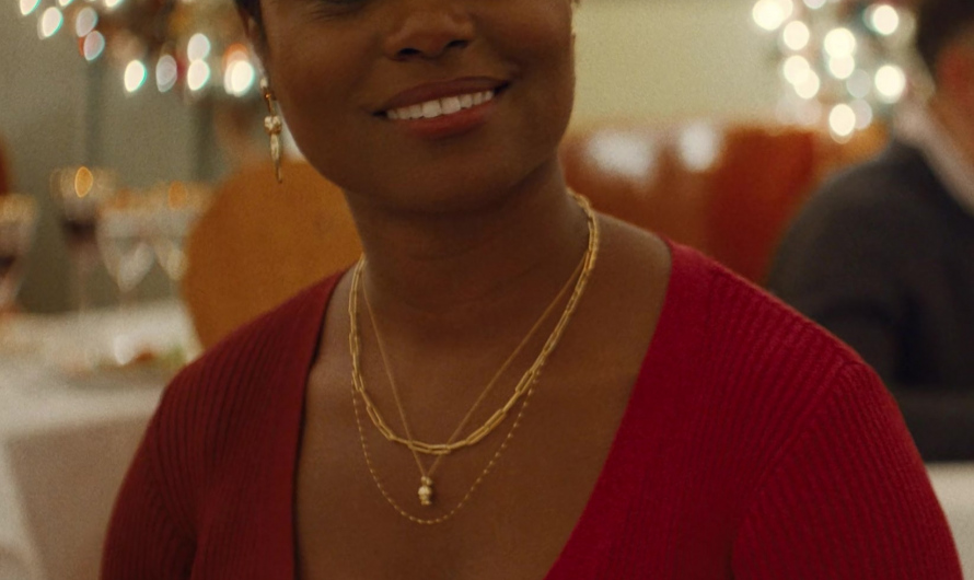 Gold Chain Necklace of Denée Benton as Julie