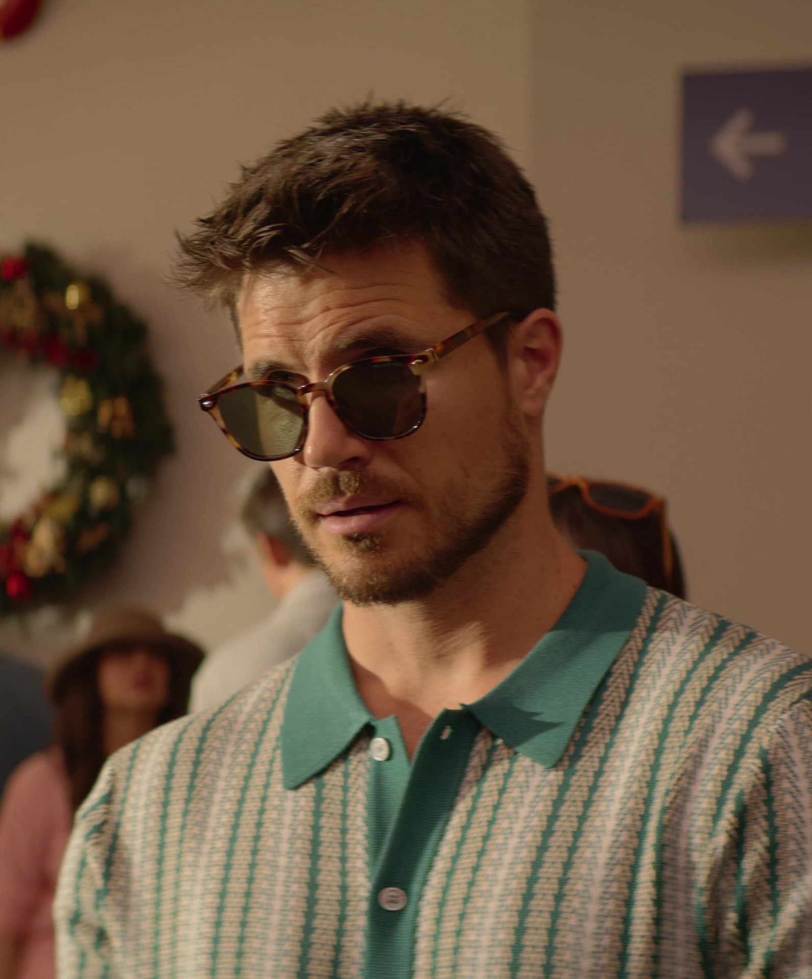 Worn on EXmas (2023) Movie - Tortoiseshell Square Sunglasses with Gradient Lenses of Robbie Amell as Graham Stroop