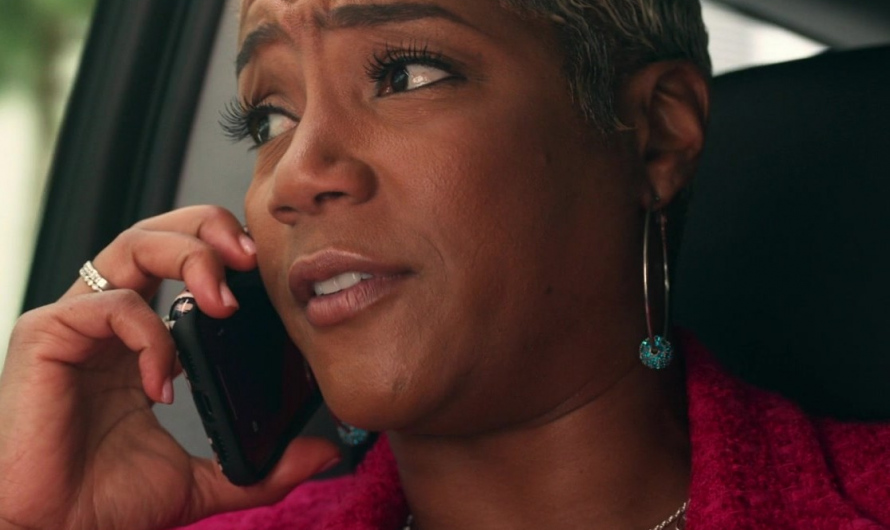 Chain Link Necklace of Tiffany Haddish as Verna