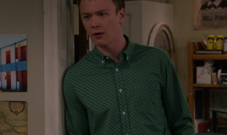 Green Geometric Print Button-Up Shirt of Anders Keith as David Crane