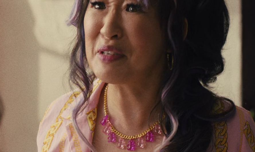 Pink Gummy Bear Necklace of Sandra Oh as Jenny Yum