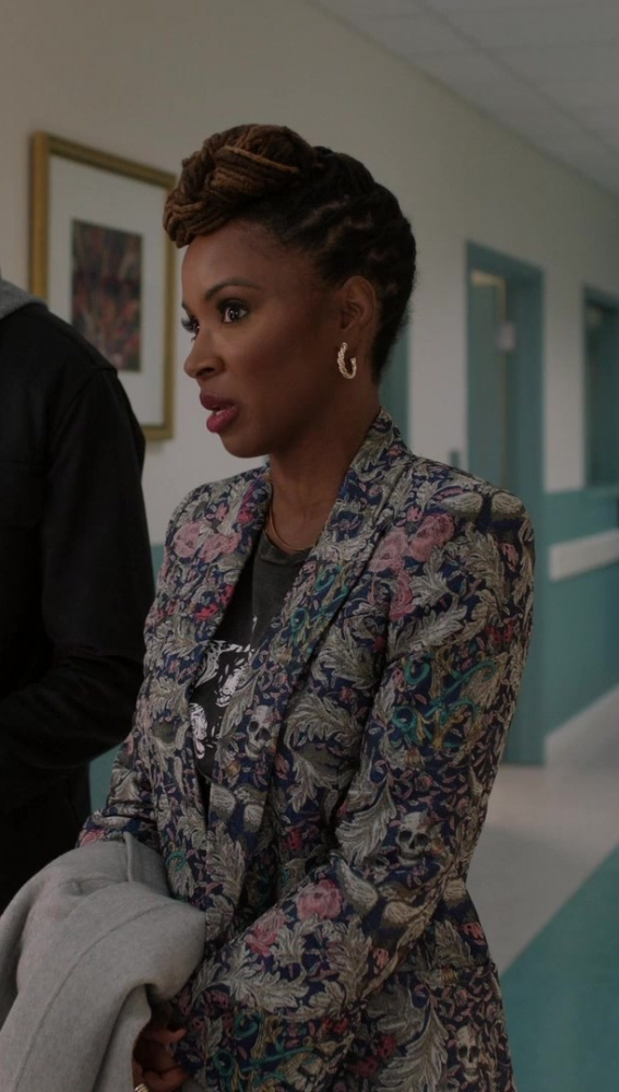 Floral Pattern Blazer of Shanola Hampton as Gabi Mosely from Found TV Show