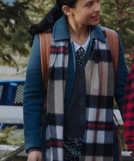 Classic Plaid Wool Scarf of Nikki Rodriguez as Jackie Howard