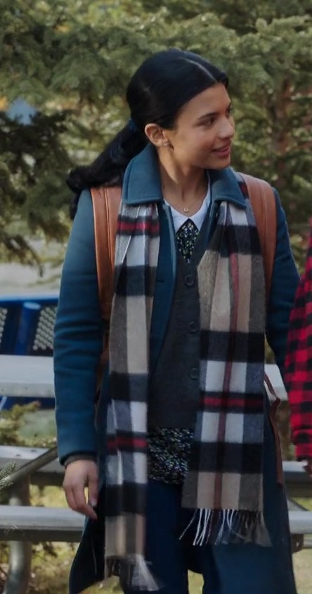 Classic Plaid Wool Scarf of Nikki Rodriguez as Jackie Howard from My Life with the Walter Boys TV Show