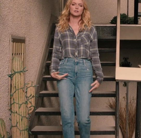 Classic High-Waisted Straight-Leg Denim Jeans of Heather Graham as Charlotte Sanders