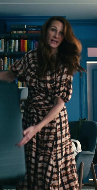 Printed Tie Dye Cinched Dress Worn by Julia Roberts as Amanda Sandford from Leave the World Behind (2023) Movie
