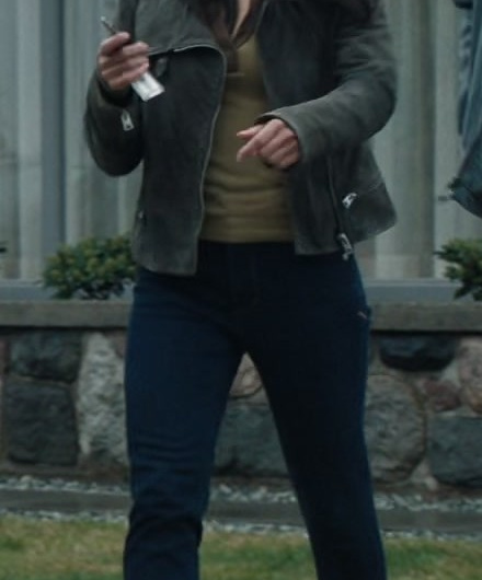 Dark Blue Skinny Jeans of Anna Sawai as Cate Randa