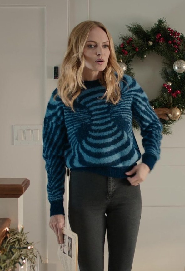 blue wool animal print crew neck sweater - Heather Graham (Charlotte Sanders) - Best. Christmas. Ever! (2023) Movie