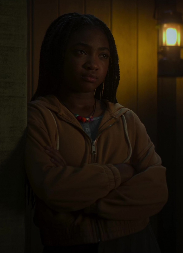 Cropped Full-Zip Hoodie in Toasty Caramel Shade Worn by Leah Jeffries as Annabeth Chase