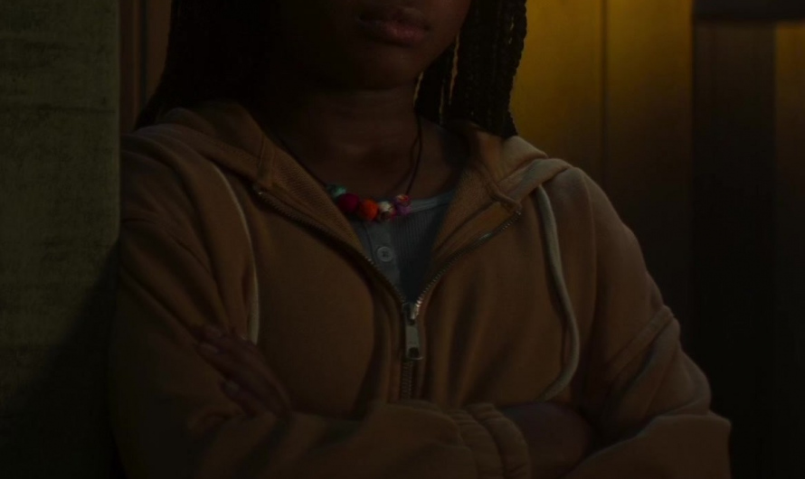 Cropped Full-Zip Hoodie in Toasty Caramel Shade Worn by Leah Jeffries as Annabeth Chase