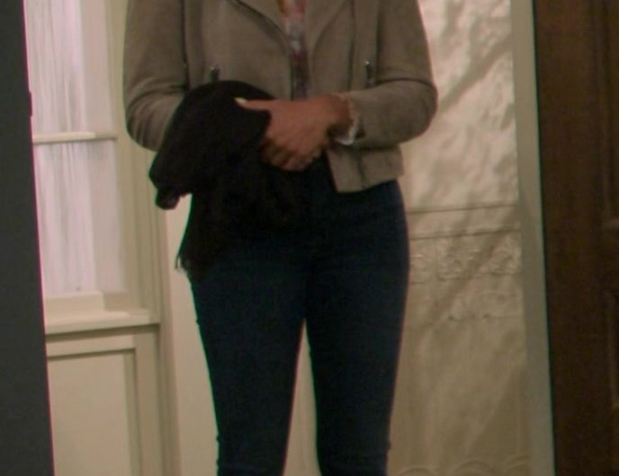 Dark Blue Skinny Jeans Worn by Amber Stevens West as Nicole