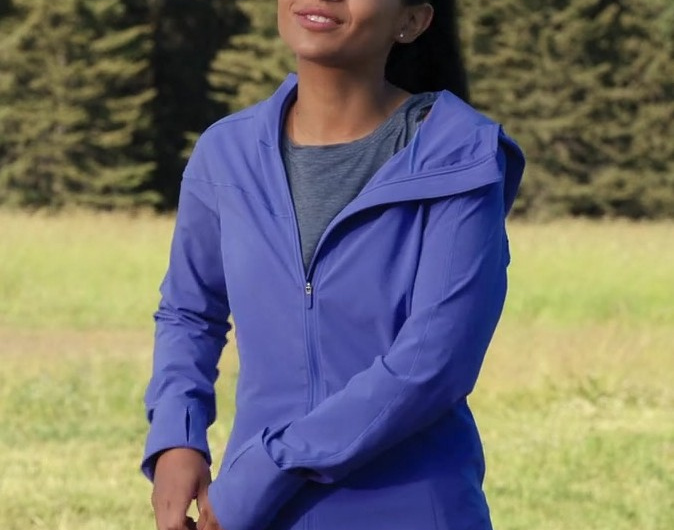 Hooded Running Jacket of Nikki Rodriguez as Jackie Howard