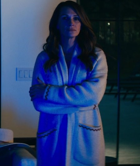 Long Cardigan of Julia Roberts as Amanda Sandford