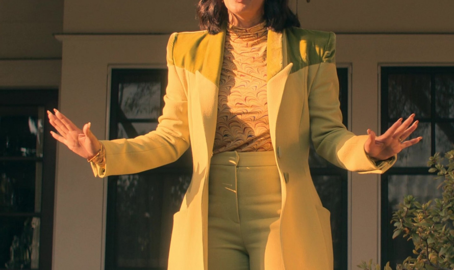 Tailored Blazer with Notch Lapel of Tracee Ellis Ross as Carol Carver