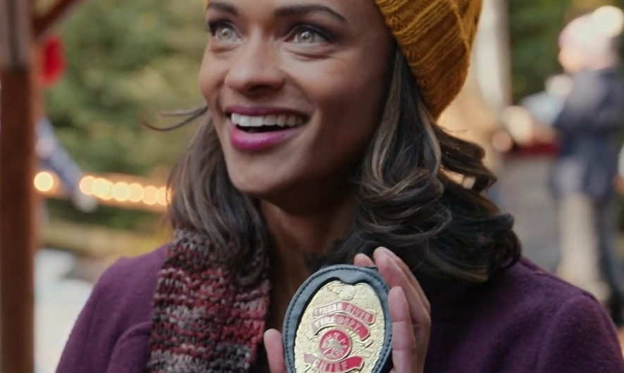Mustard Knit Beanie of Kandyse McClure as Kaia